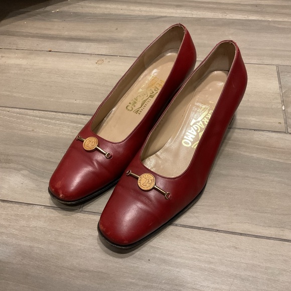 Salvatore Ferragamo Vintage Gold Bit Red Leather Pumps Heels Shoes Office Siren - Picture 8 of 11